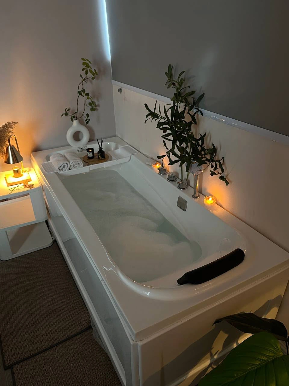 SkinzCantik relaxing bath treatment room